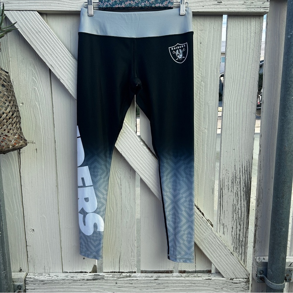 Raiders Leggings - Picture 2 of 4
